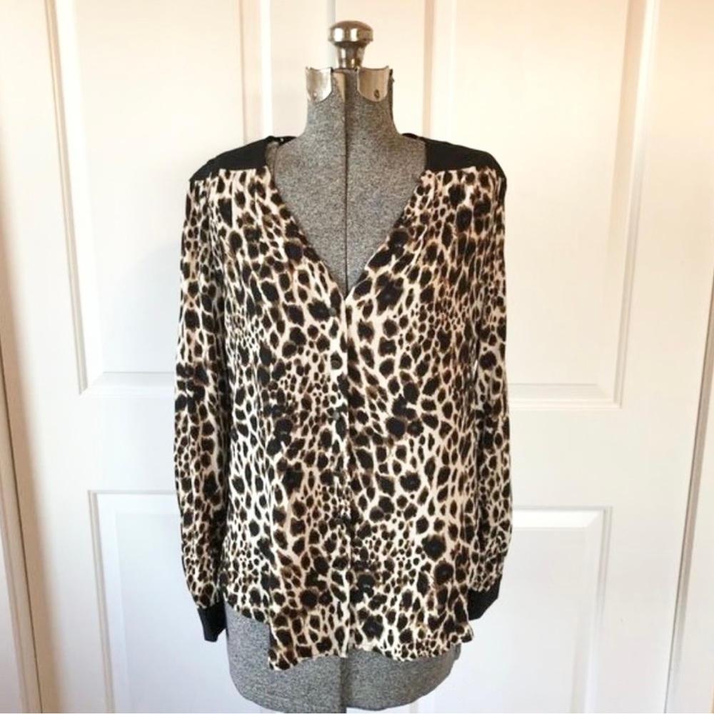 Leopard print long sleeve top with cut out keyhole back